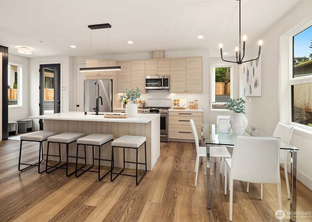 817 18th Ave W #1 - Photo 4 of 10