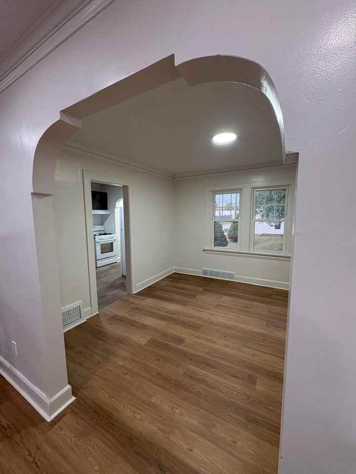 1443 E 195th St #1 - Photo 3 of 27
