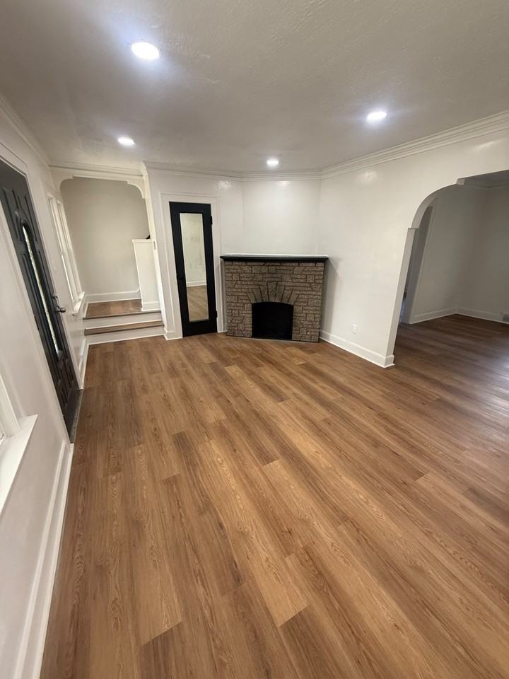 1443 E 195th St #1 - Photo 4 of 27