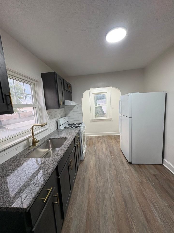 1443 E 195th St #1 - Photo 6 of 27