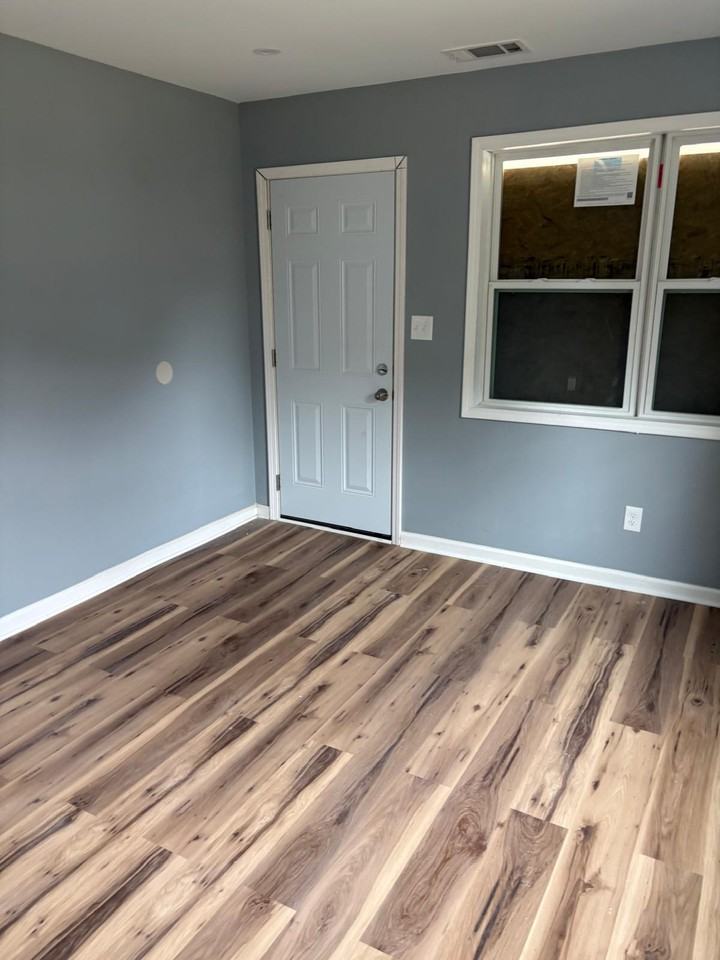 1195 Coker St #1 - Photo 7 of 9