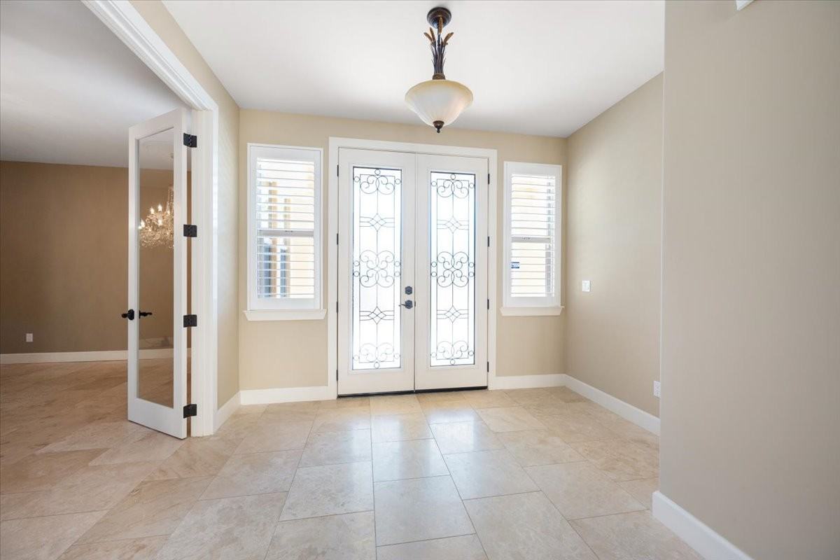 9805 Steelhead Rd #1 - Photo 4 of 39