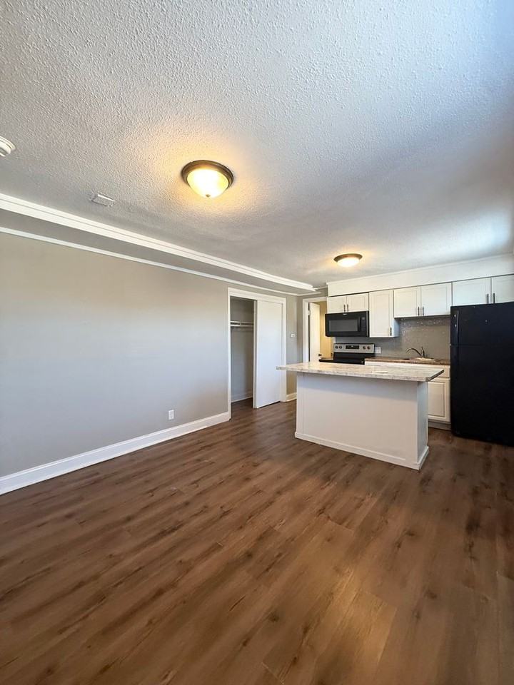 3512 Dodge Street - Photo 7 of 13