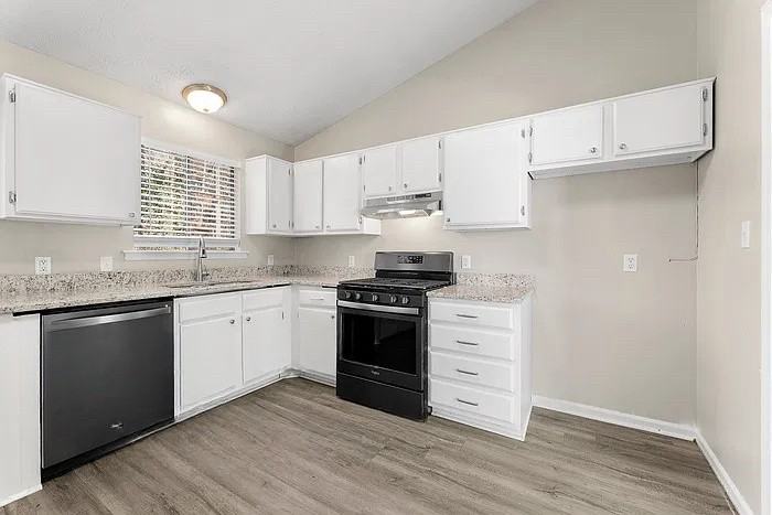 3553 Vinyard Way - Photo 3 of 17