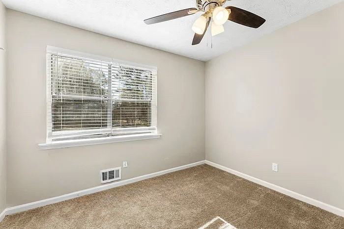 3553 Vinyard Way - Photo 6 of 17