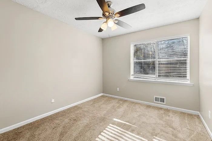 3553 Vinyard Way - Photo 7 of 17