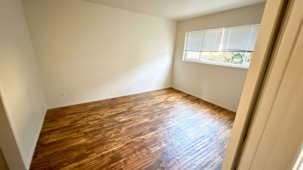 10100 Walnut St #02 - Photo 4 of 7