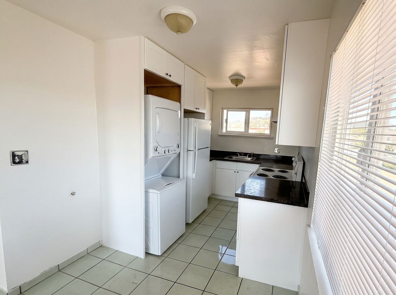 10100 Walnut St #04 - Photo 3 of 7