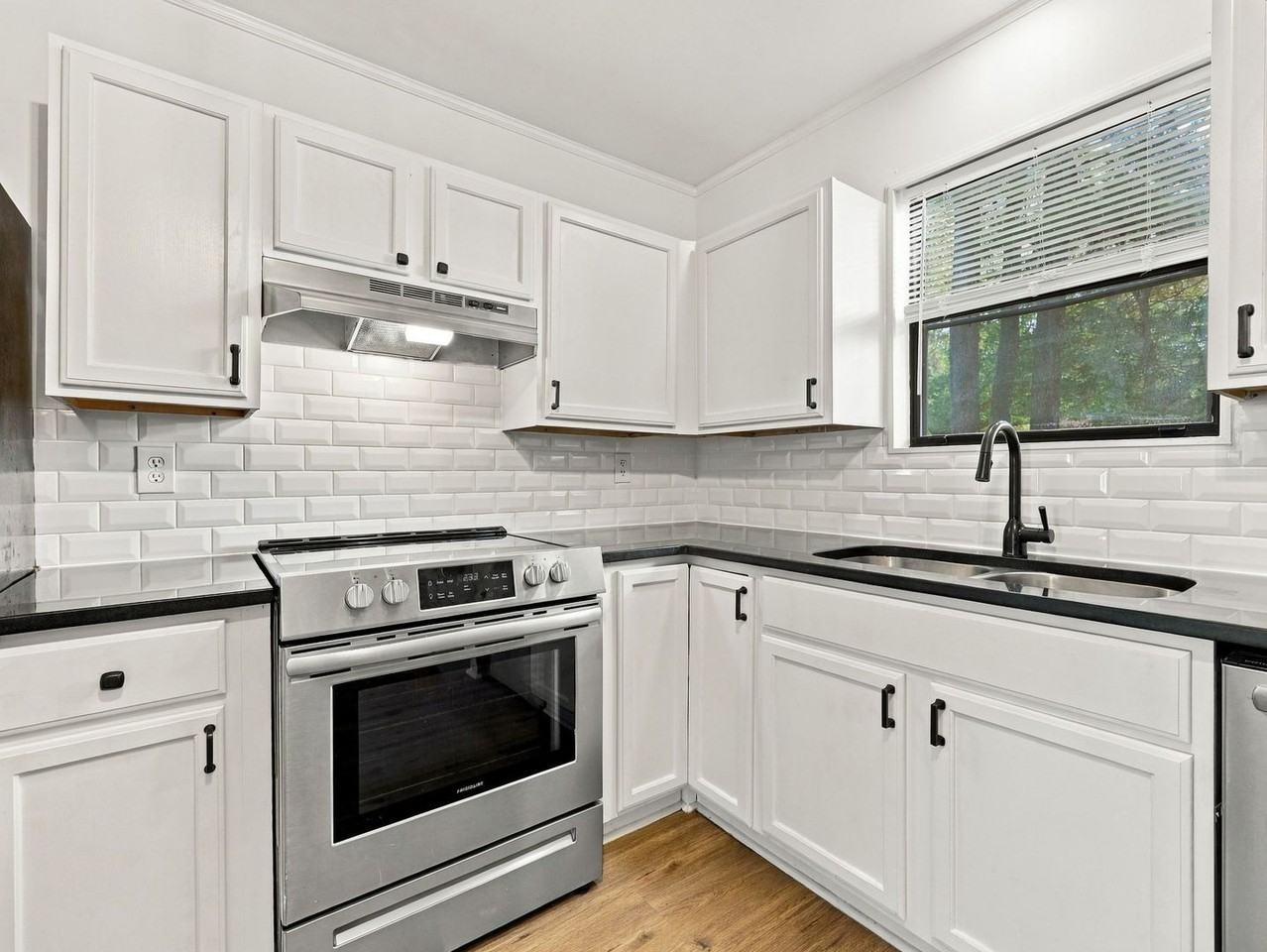 100 Ravenwood Dr #B - Photo 6 of 20