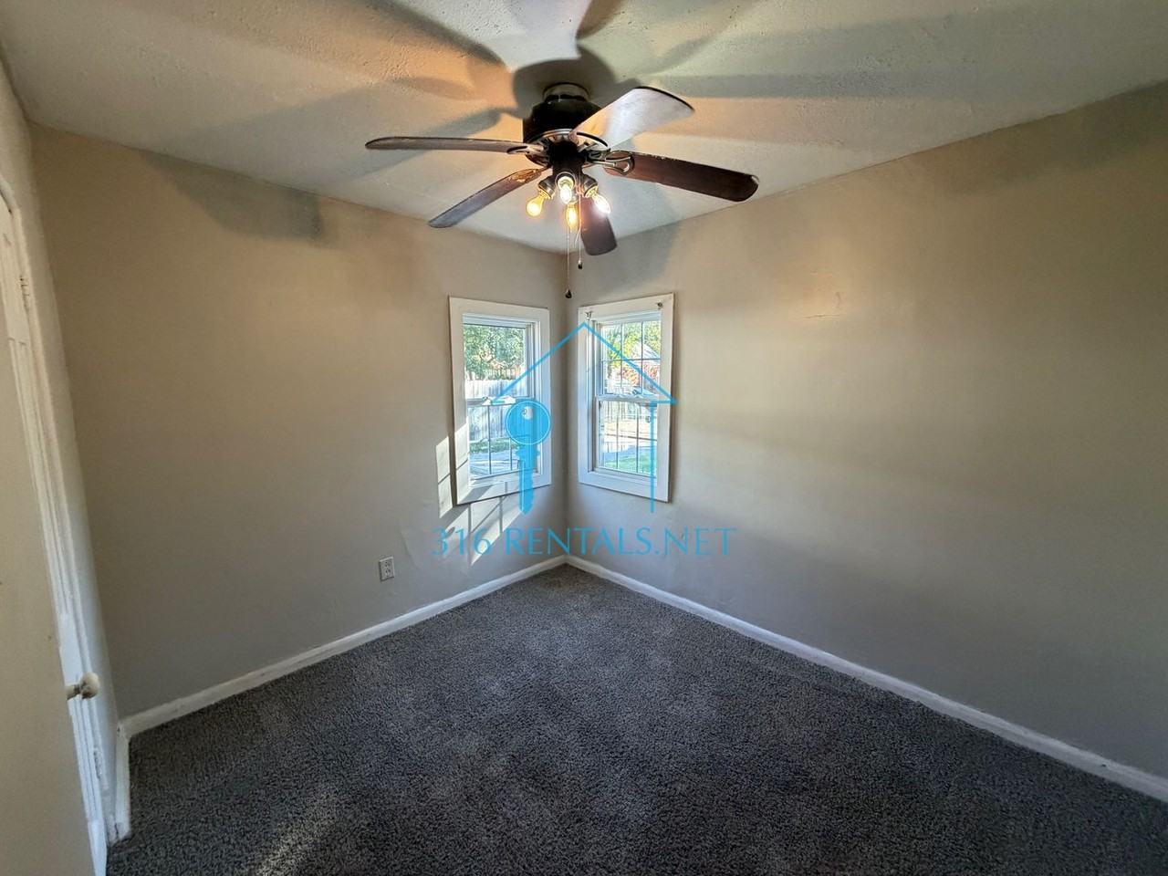 1815 N Woodland Ave - Photo 4 of 6