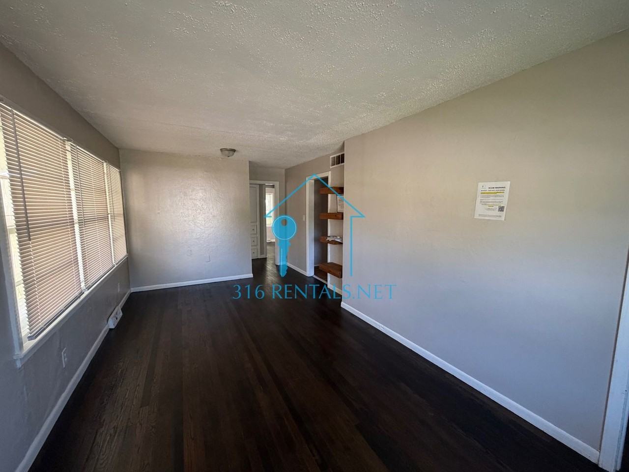 957 N Old Manor Rd - Photo 2 of 11