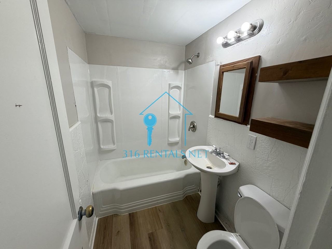 957 N Old Manor Rd - Photo 3 of 11