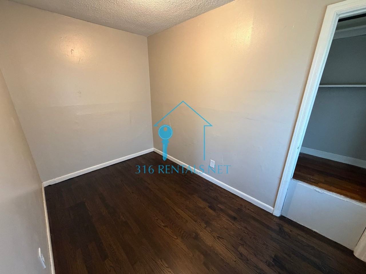 957 N Old Manor Rd - Photo 7 of 11