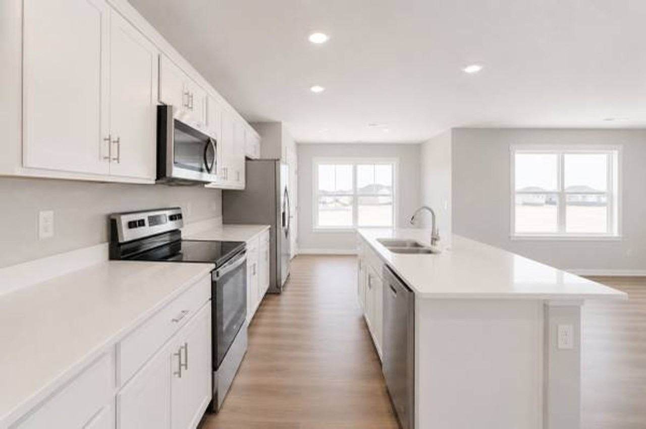 353 Juniper Dr - Photo 5 of 50