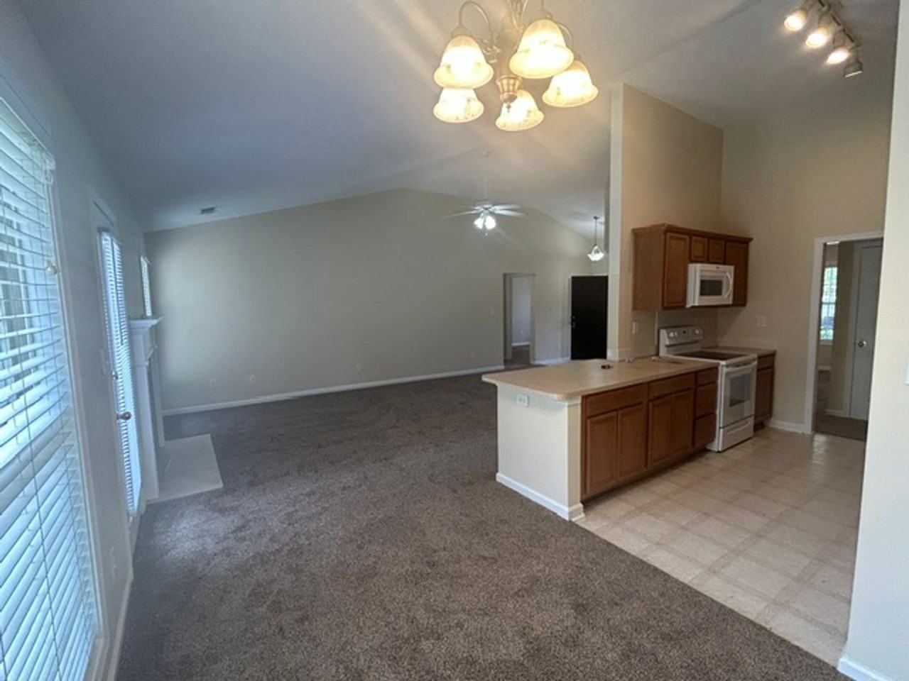 3117 Sandersville Rd - Photo 5 of 20