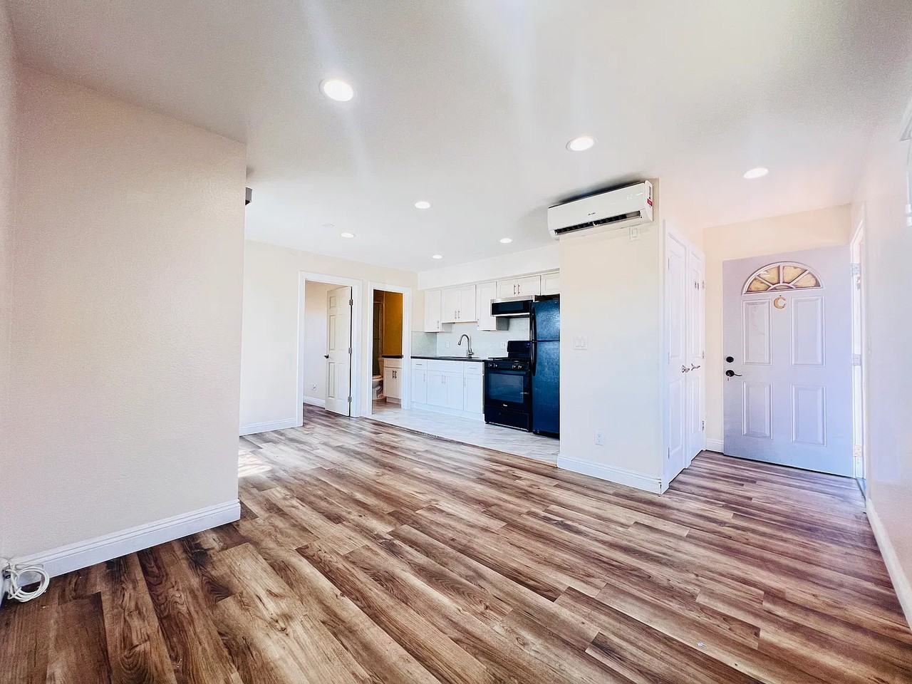 172 North Mariposa Avenue #C - Photo 2 of 16