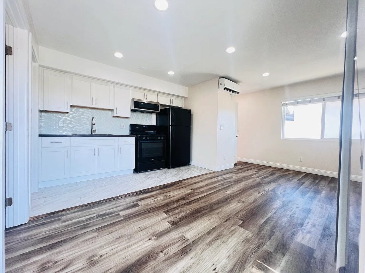 172 North Mariposa Avenue #C - Photo 4 of 16