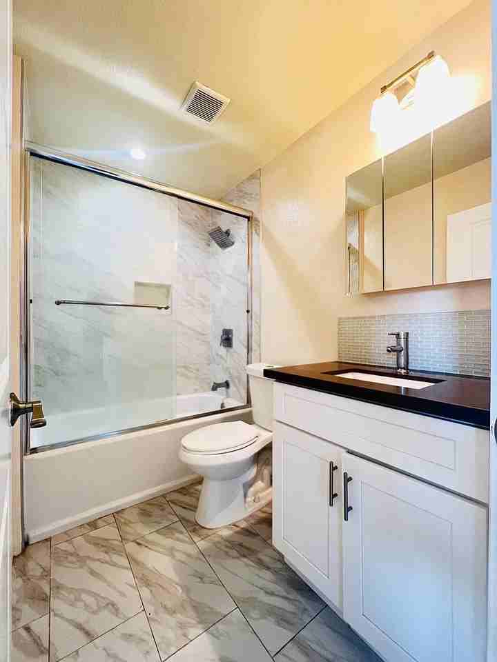 172 North Mariposa Avenue #C - Photo 6 of 16