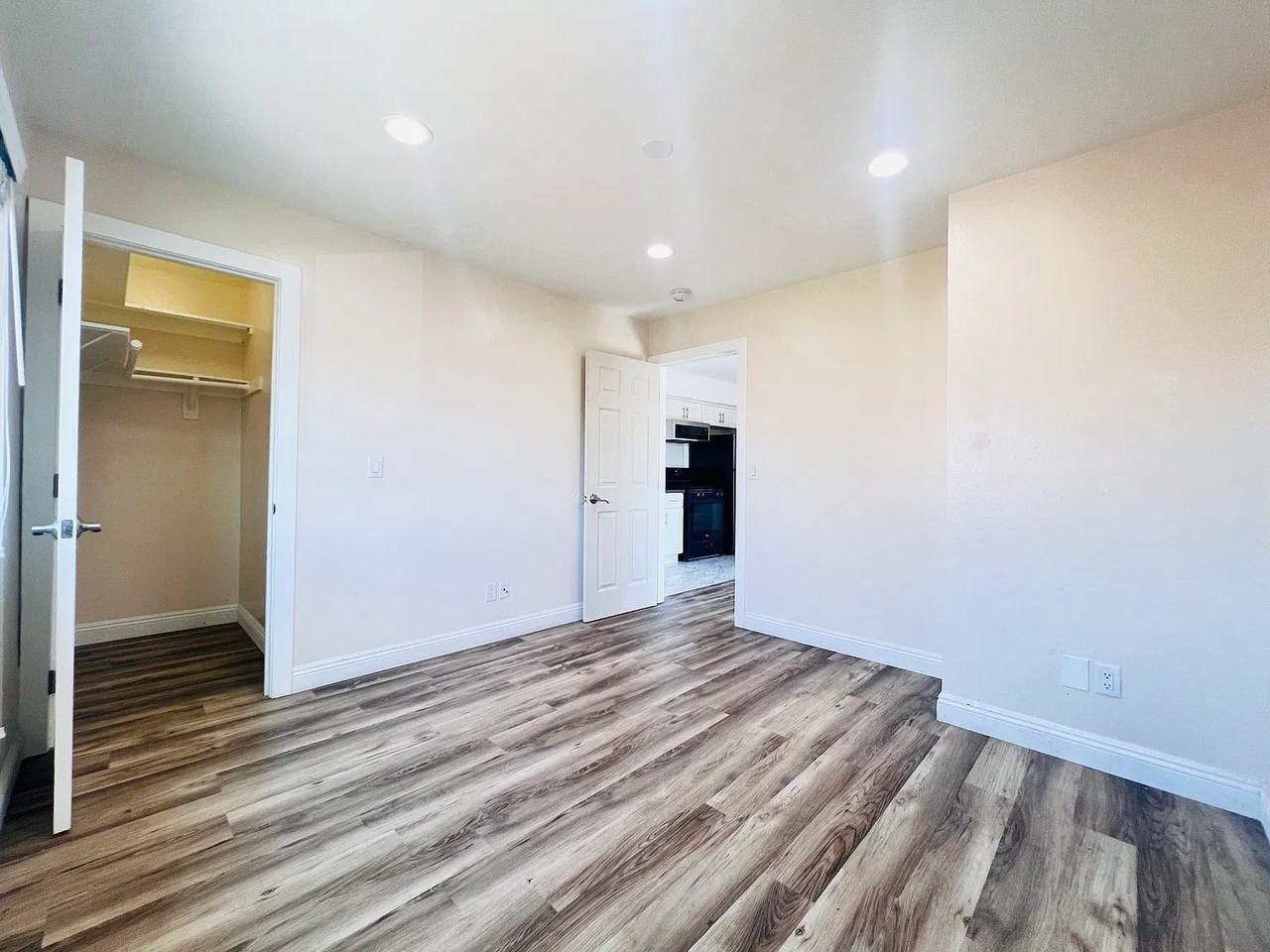 172 North Mariposa Avenue #C - Photo 7 of 16