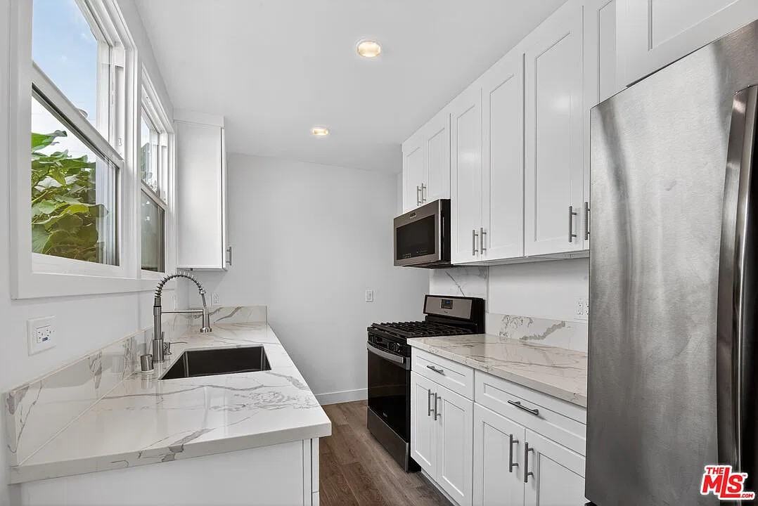 132 South Edgemont Street - Photo 3 of 12