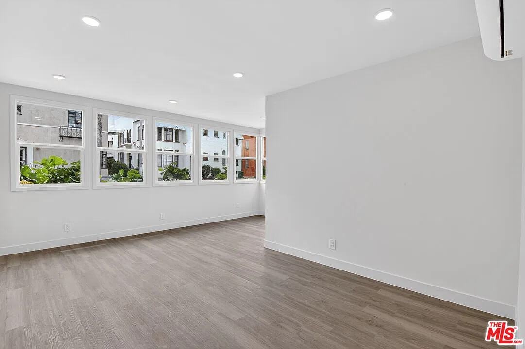 132 South Edgemont Street - Photo 6 of 12