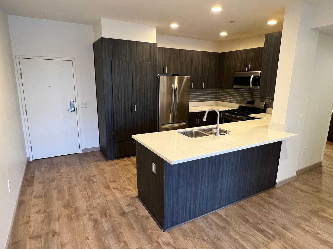 4814 Oakwood Avenue #6 - Photo 5 of 10