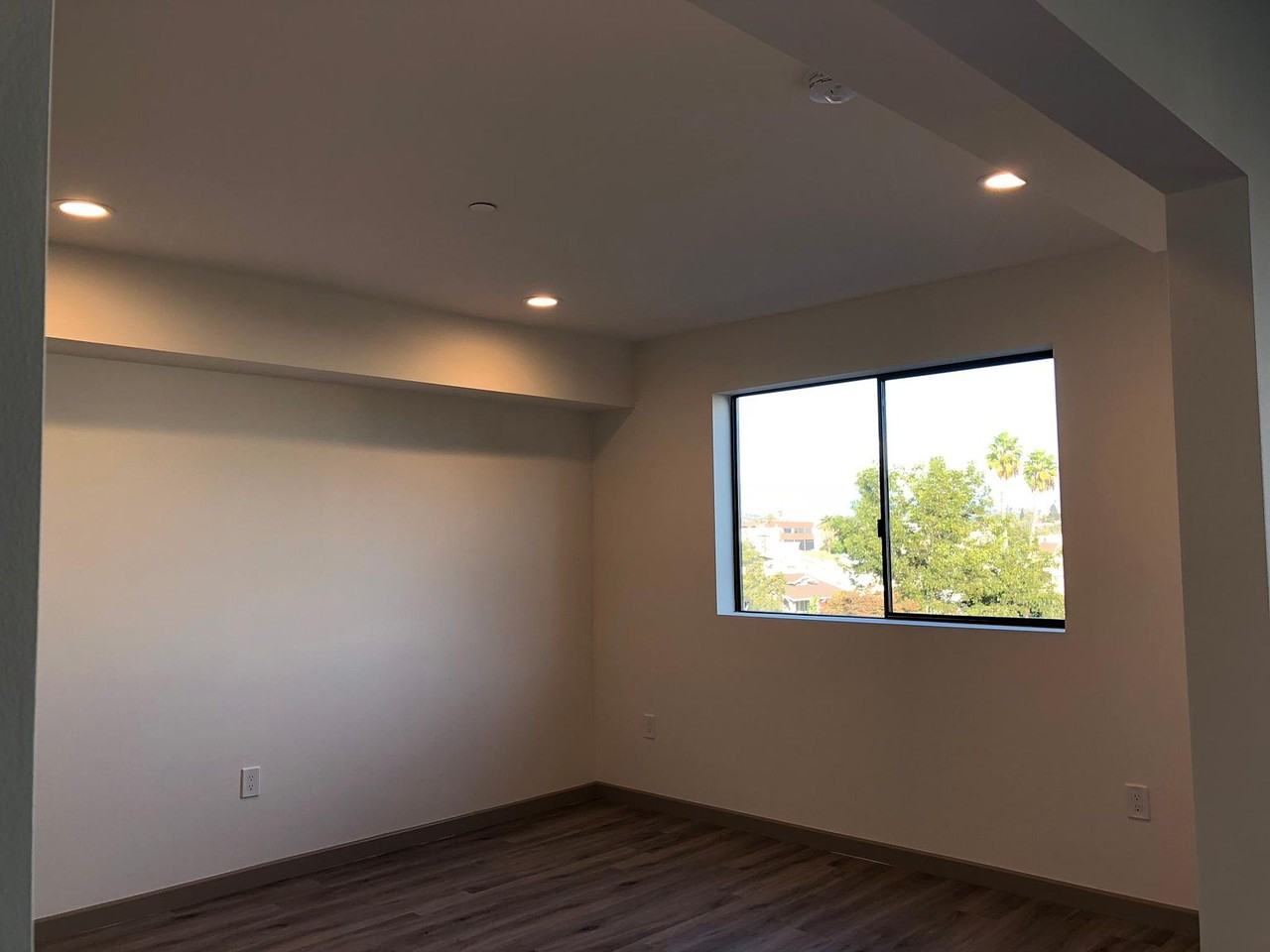 4814 Oakwood Avenue #6 - Photo 7 of 10