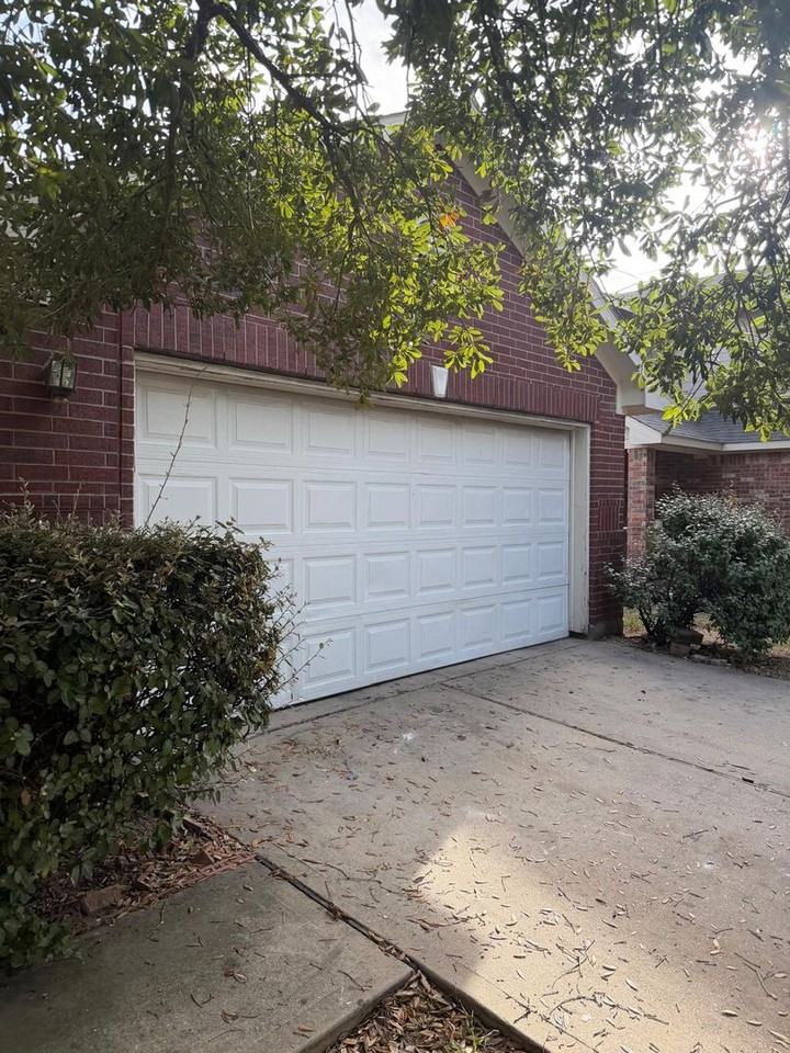 926 Sawgrass Ridge Ln - Photo 3 of 25