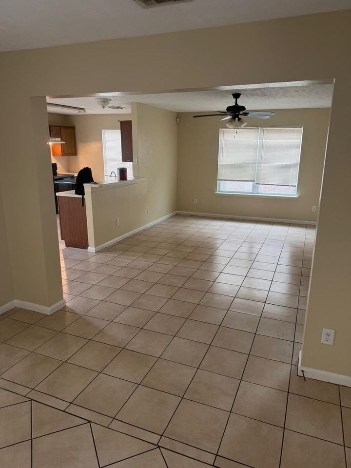 926 Sawgrass Ridge Ln - Photo 4 of 25