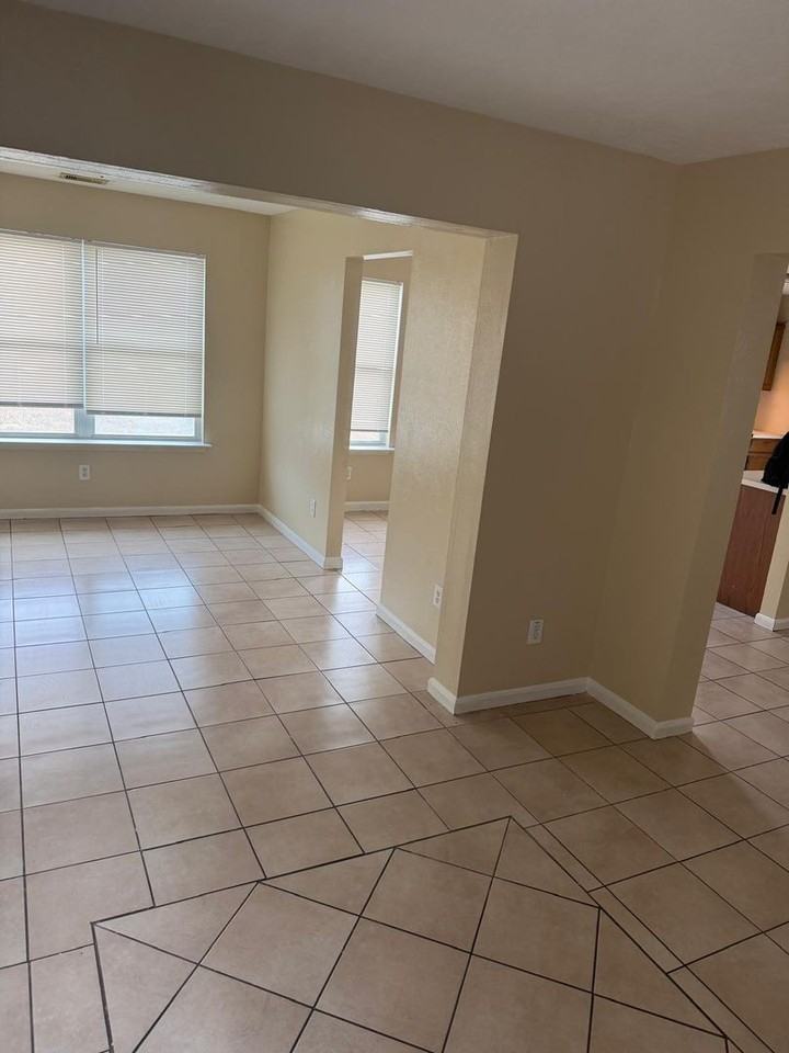 926 Sawgrass Ridge Ln - Photo 6 of 25