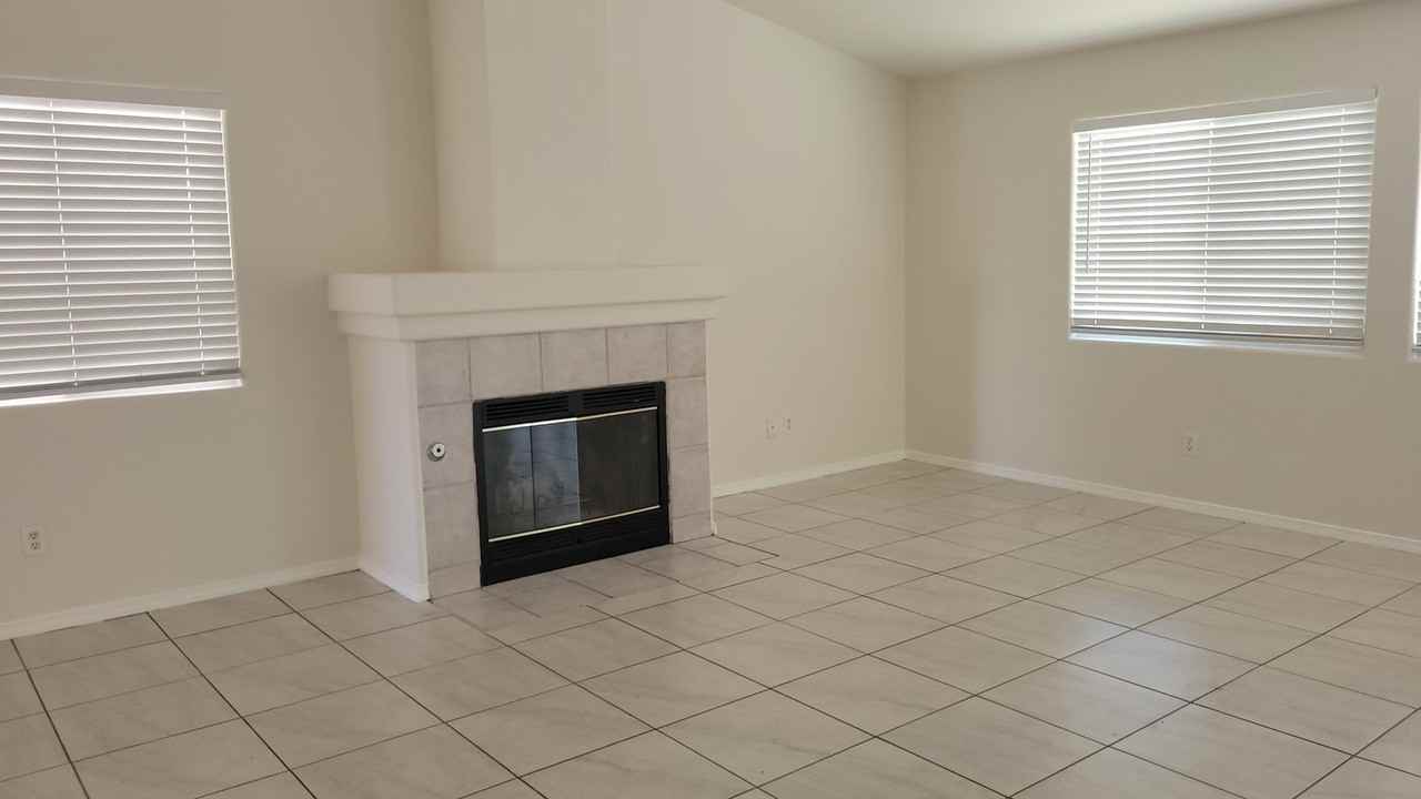 5806 Bridge Creek Ave - Photo 4 of 13