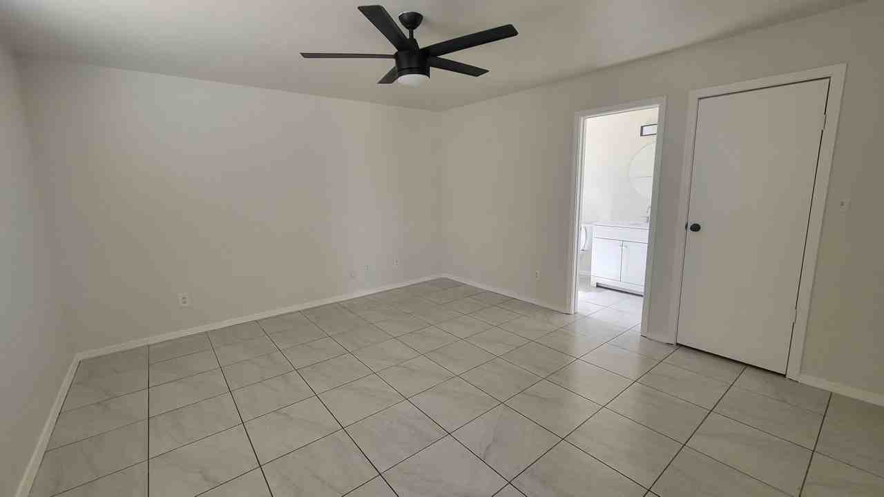 5806 Bridge Creek Ave - Photo 7 of 13