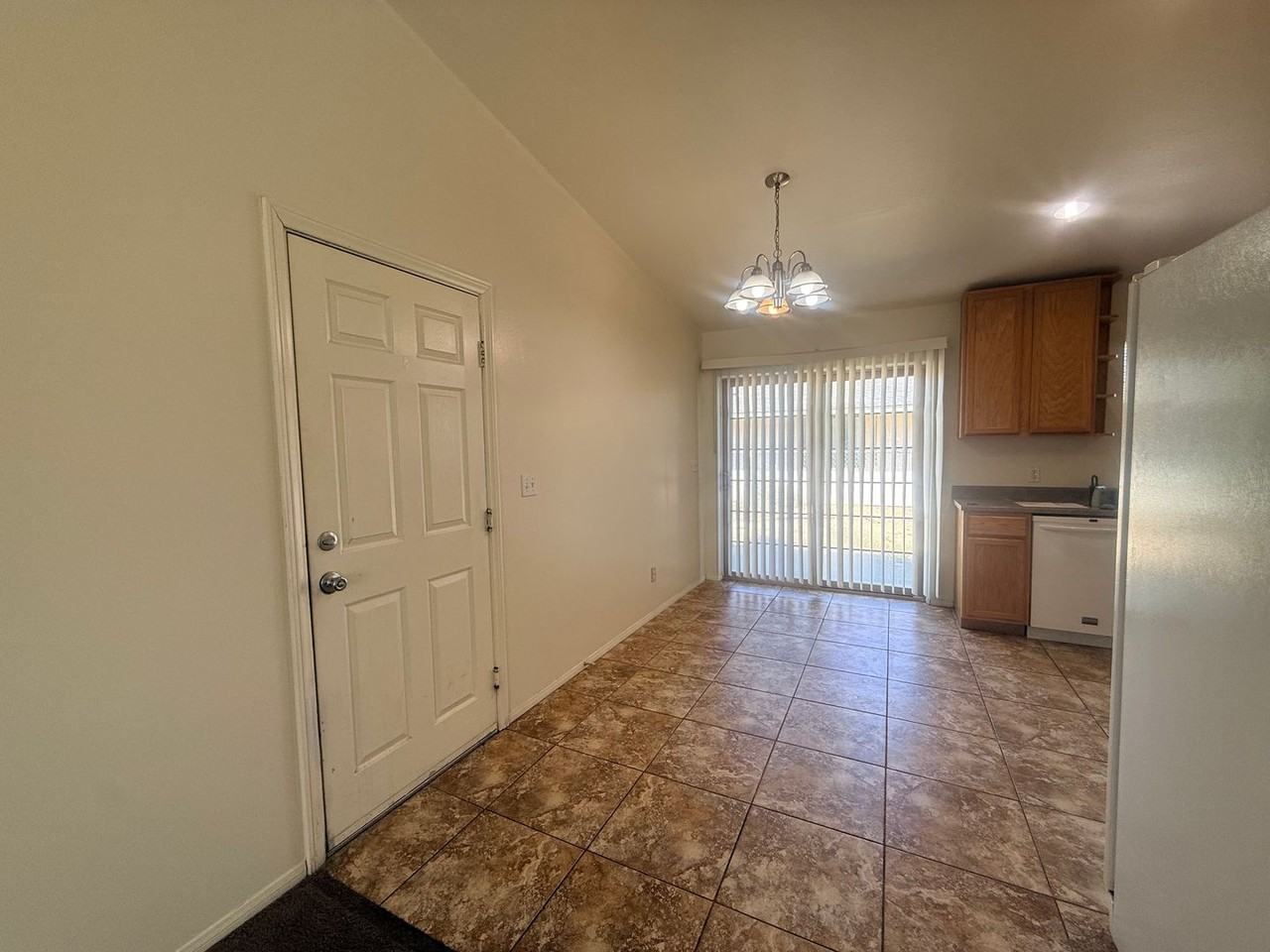 6627 Smoketree Ave - Photo 7 of 21