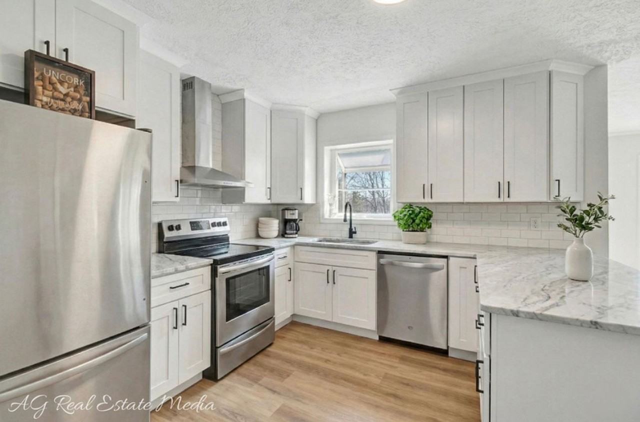 659 E Mitchell Ave - Photo 4 of 11