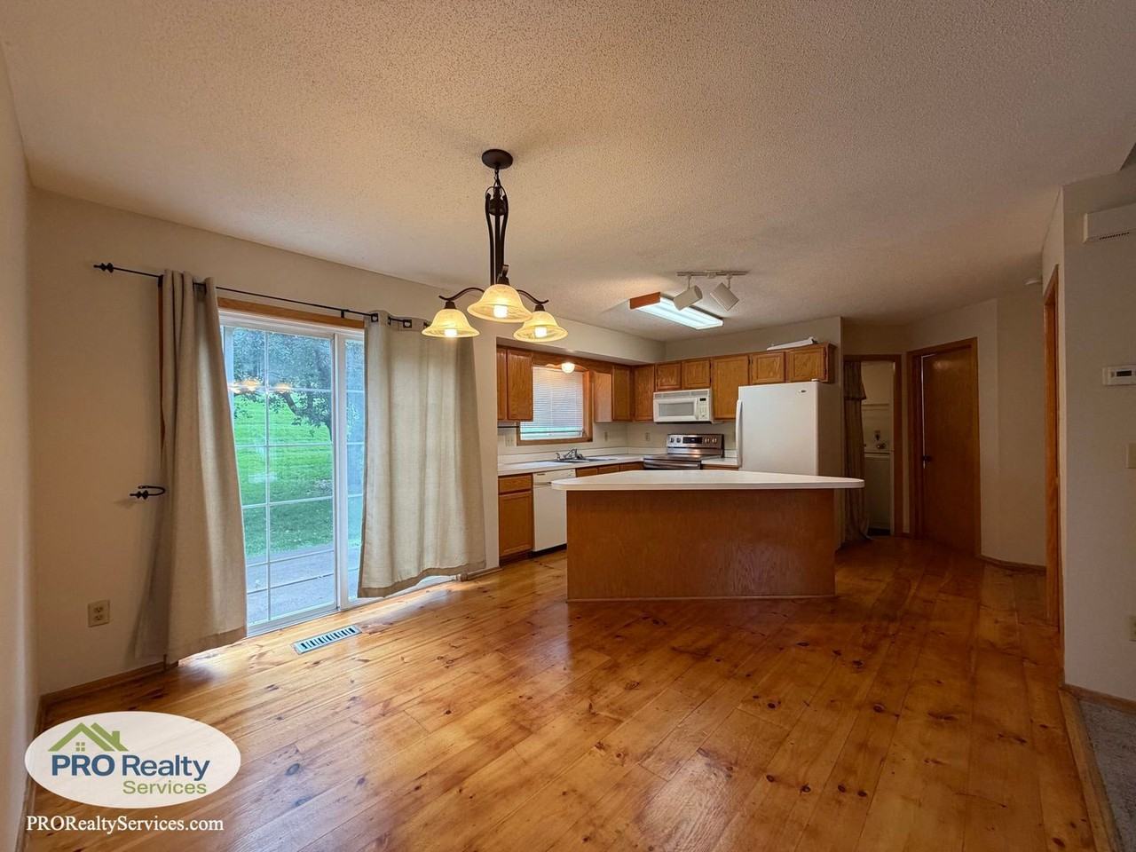 9275 Troon Ct - Photo 3 of 20