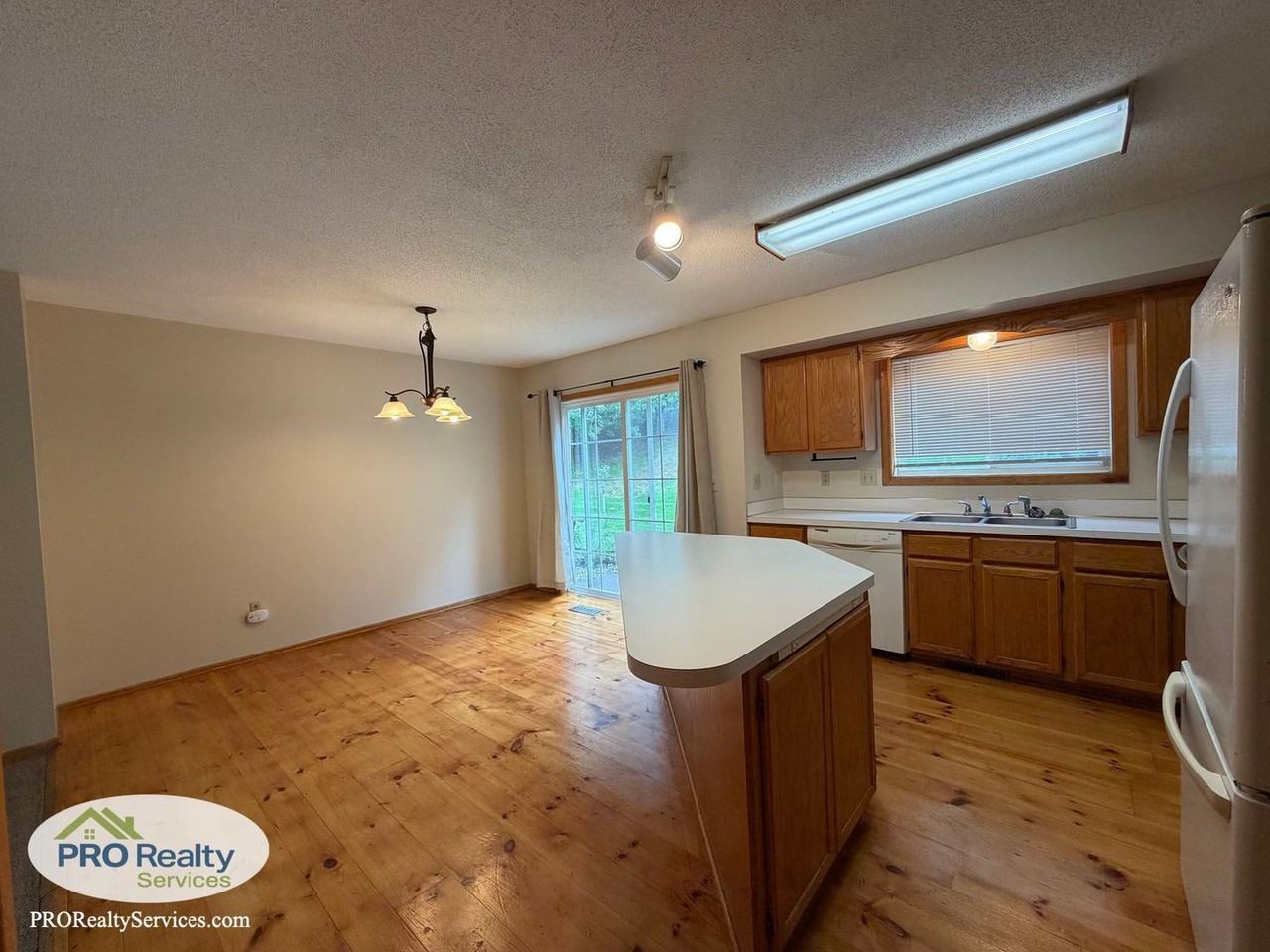 9275 Troon Ct - Photo 6 of 20