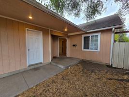featured image of 5912 N Addison St