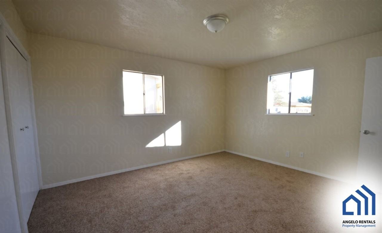2769 Harvard Ave - Photo 4 of 6