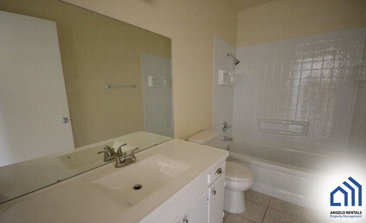 2769 Harvard Ave - Photo 5 of 6