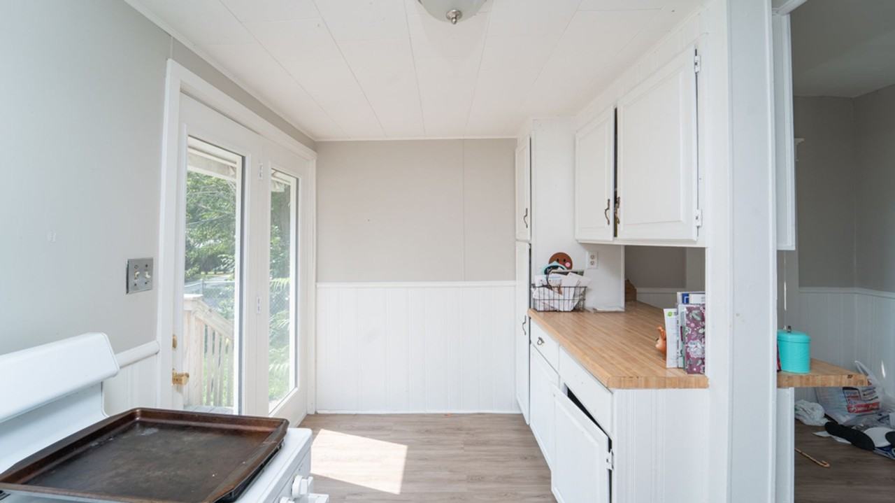 1322 Walnut St - Photo 4 of 22