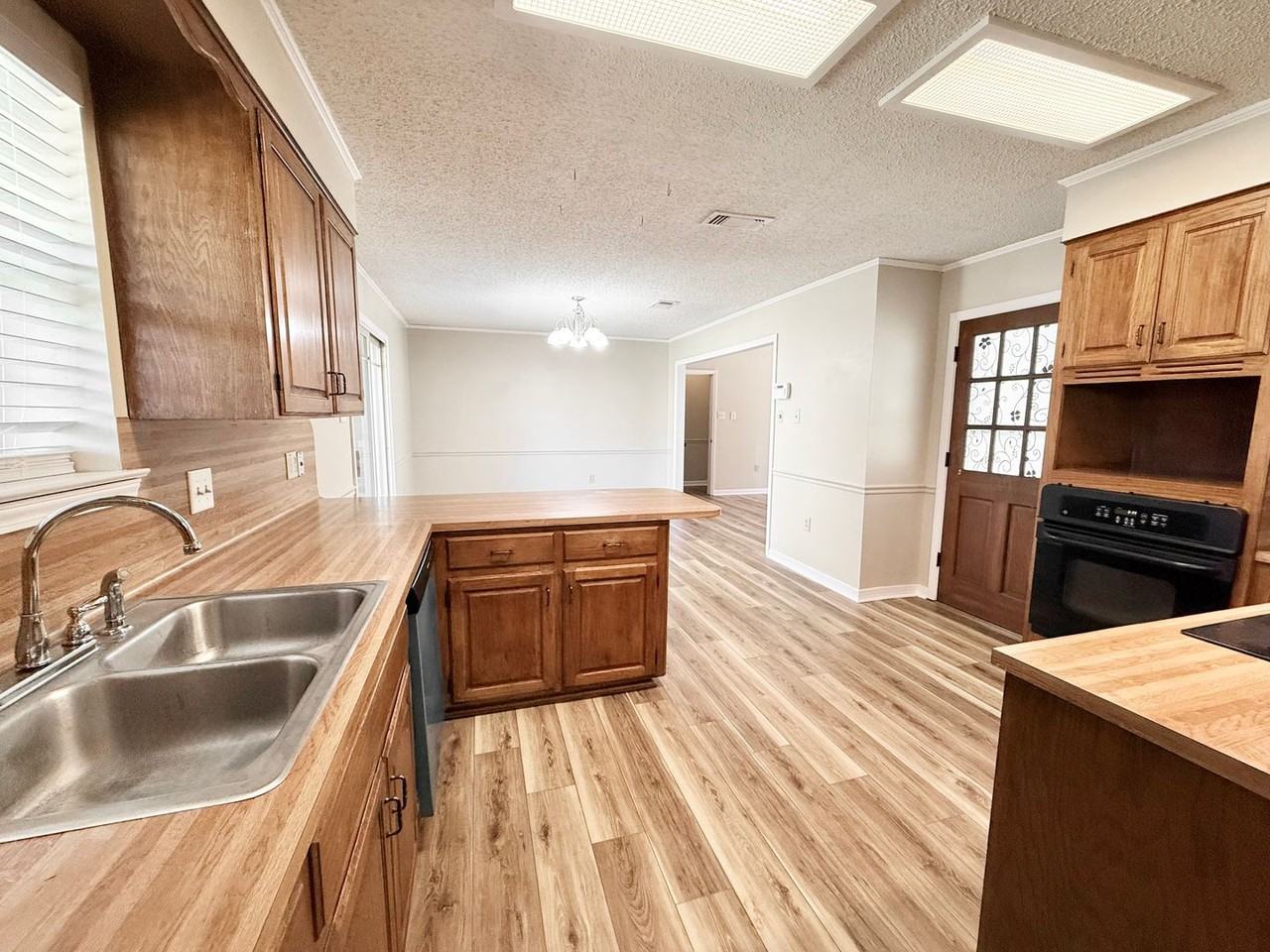 1315 Bullrush Dr - Photo 2 of 30