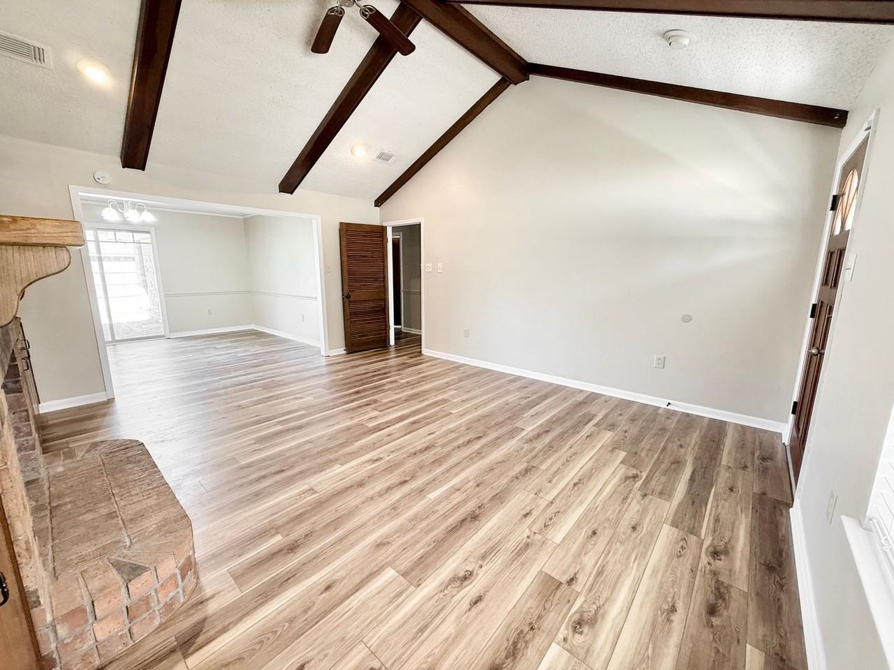 1315 Bullrush Dr - Photo 4 of 30