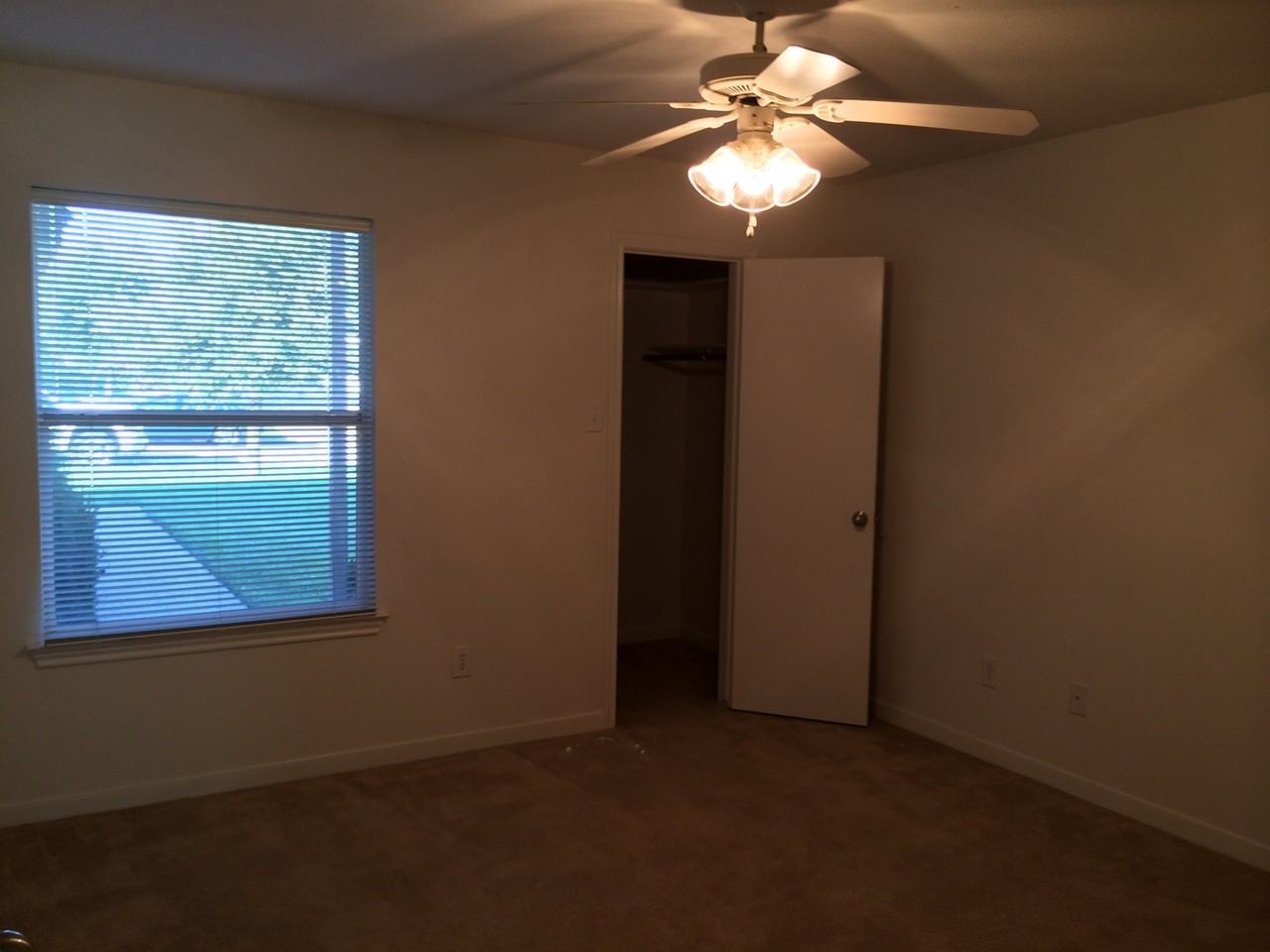626 Park Ln - Photo 5 of 7