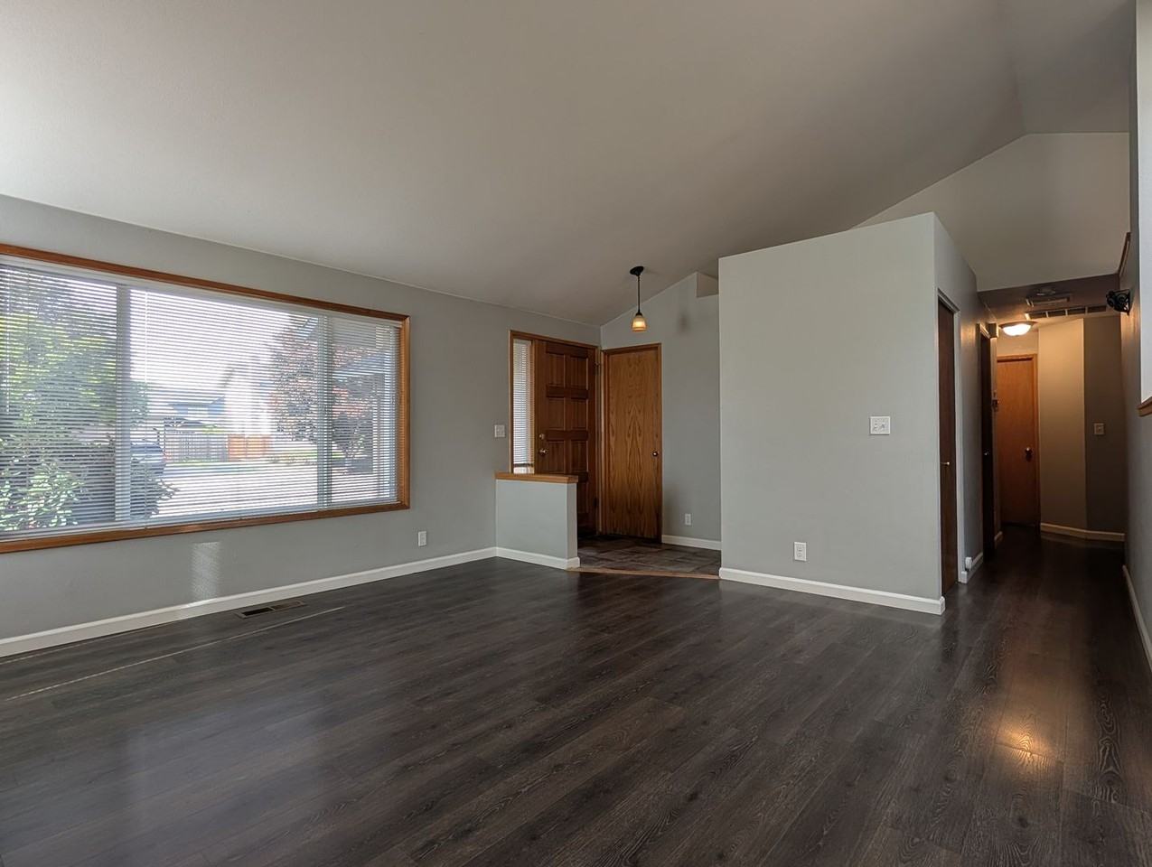 4055 Berrywood Dr - Photo 4 of 24
