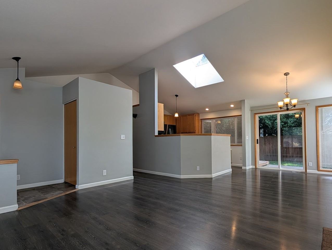 4055 Berrywood Dr - Photo 5 of 24