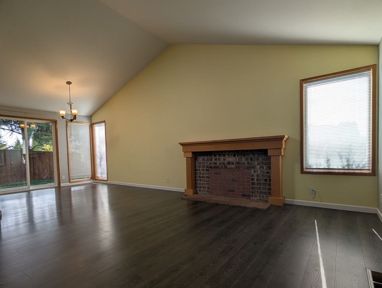 4055 Berrywood Dr - Photo 7 of 24