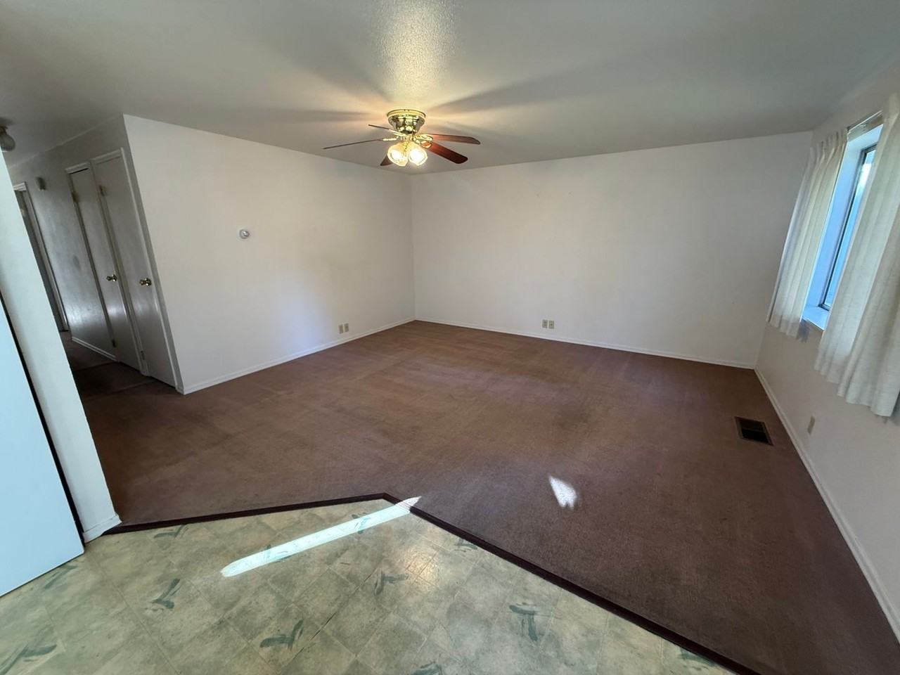1469 Nw Kingston Ave - Photo 5 of 11