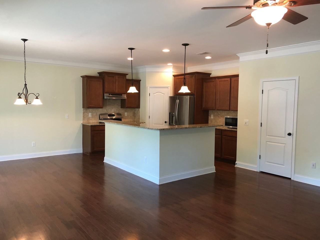 137 Arnold Mill Rd - Photo 5 of 21