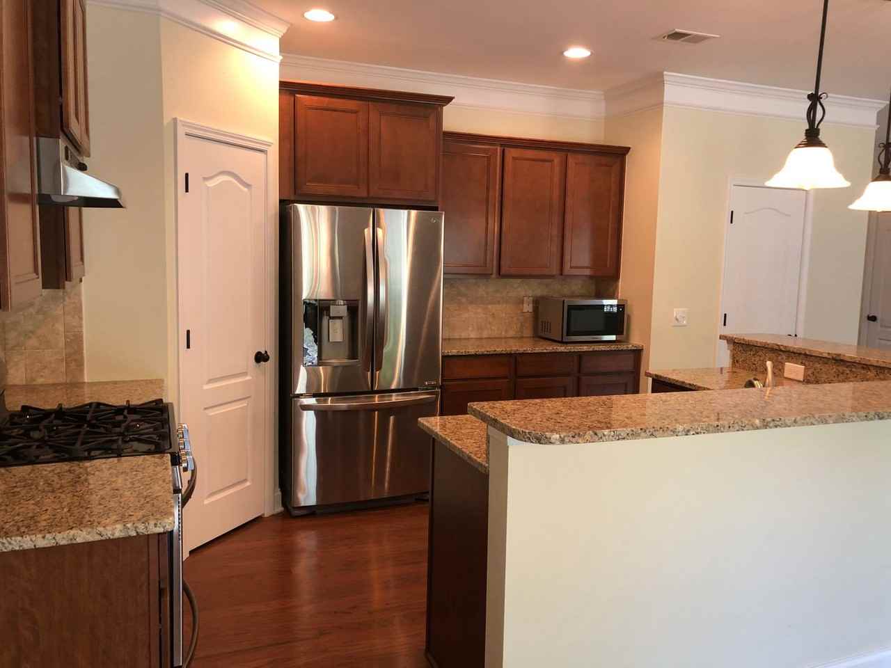 137 Arnold Mill Rd - Photo 7 of 21