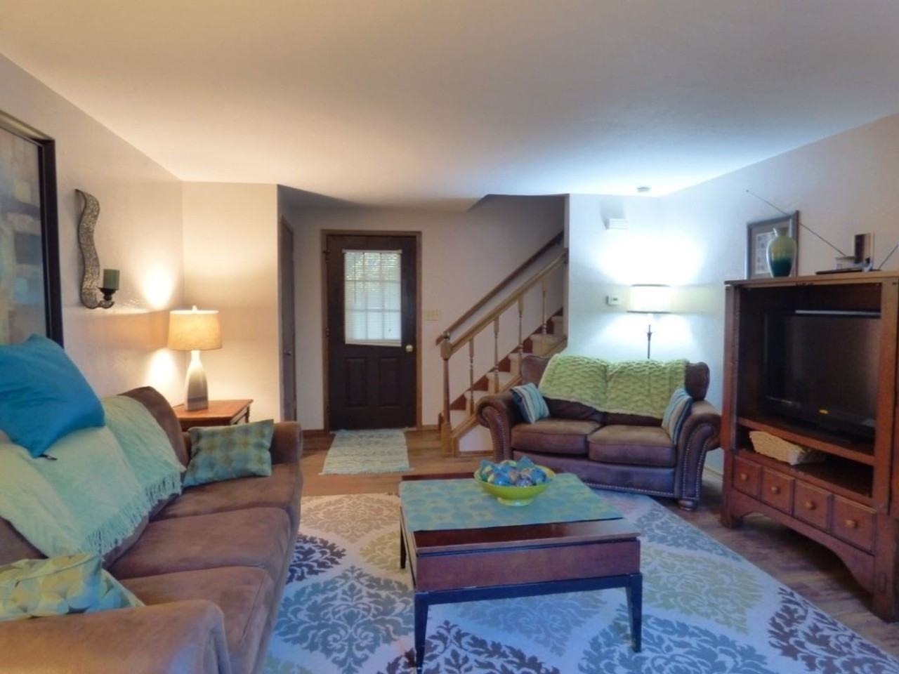 2171 Packerland Dr - Photo 4 of 10